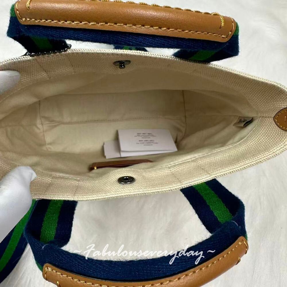 Coach Tote Crossbody Bag 20 With Coach Graphic In Canvas/Natural Multi CBK29 NWT - Picture 7 of 9